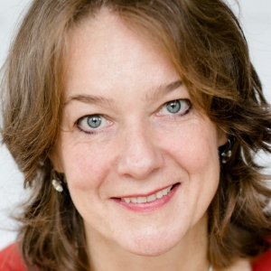 BETTINA VOS